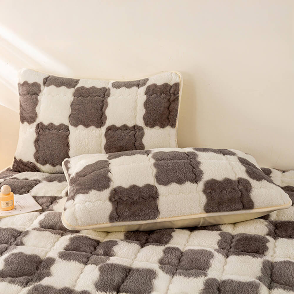 Couverture de matelas en peluche à motifs carreaux et taie d'oreiller - Image 9