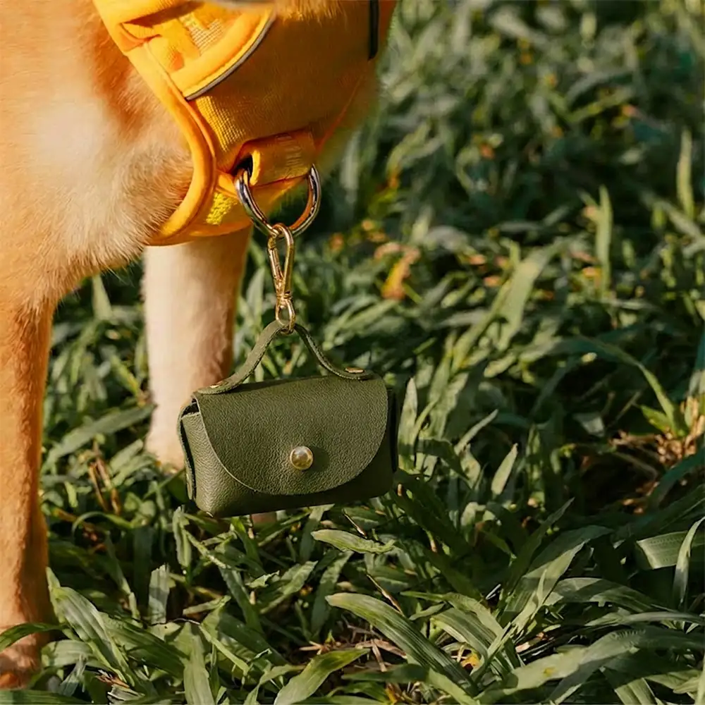 Distributeur de sacs à crottes pour chiens en simili cuir de style sac à main - Image 3