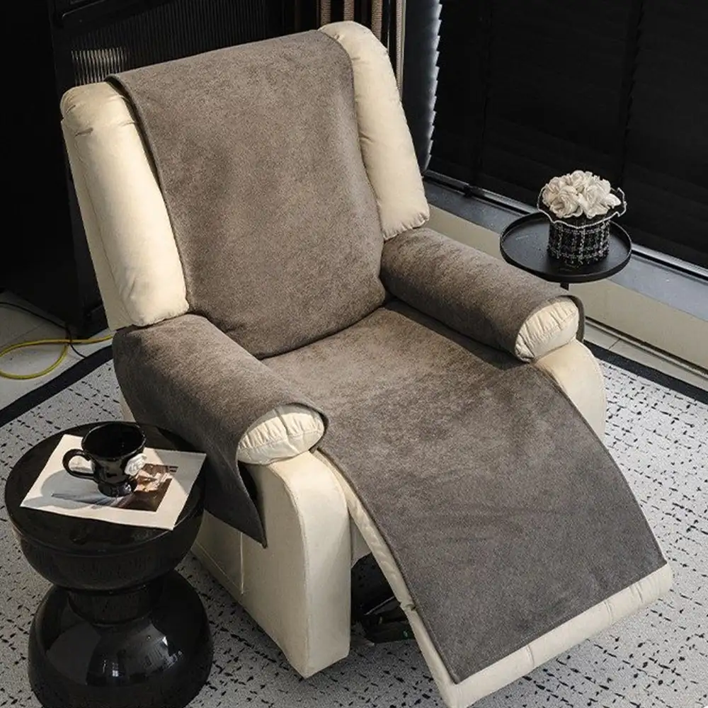 Housse de fauteuil de canapé inclinable en une pièce en polaire anti-dérapante. - Image 10
