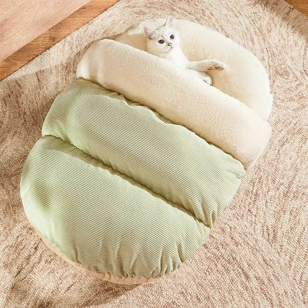 Lit pour animal de compagnie amusant en forme de pantoufle, chaud, amovible et lavable. - Image 9