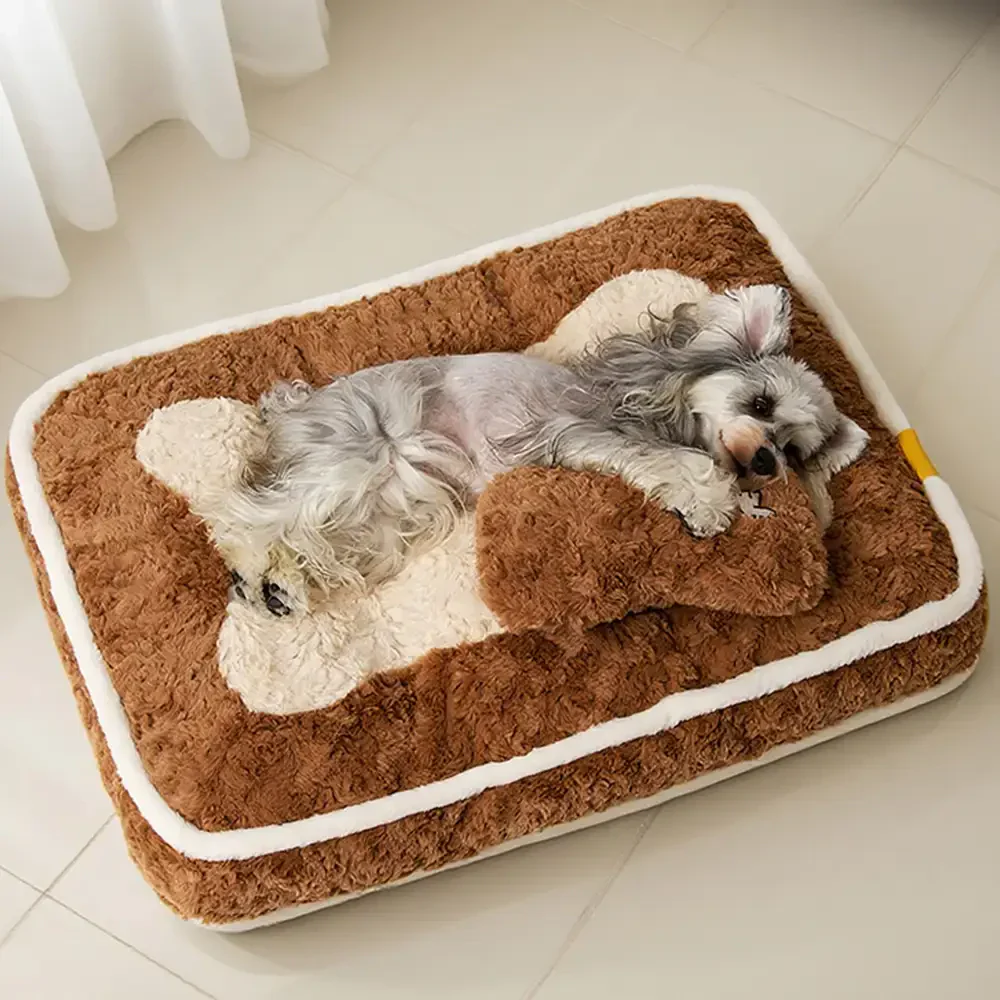 Lit pour animaux en peluche coloré et bloqué, créatif. - Image 11