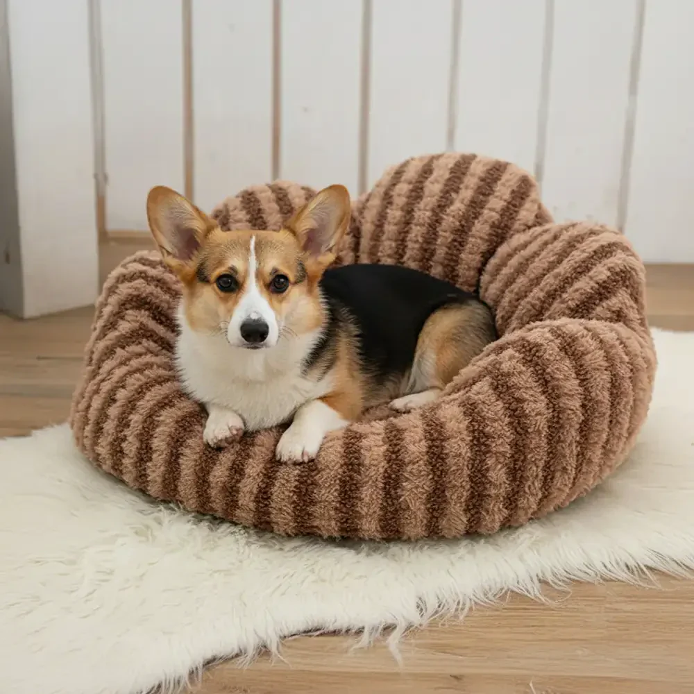 Lit pour animaux en peluche rayé en forme de pétale