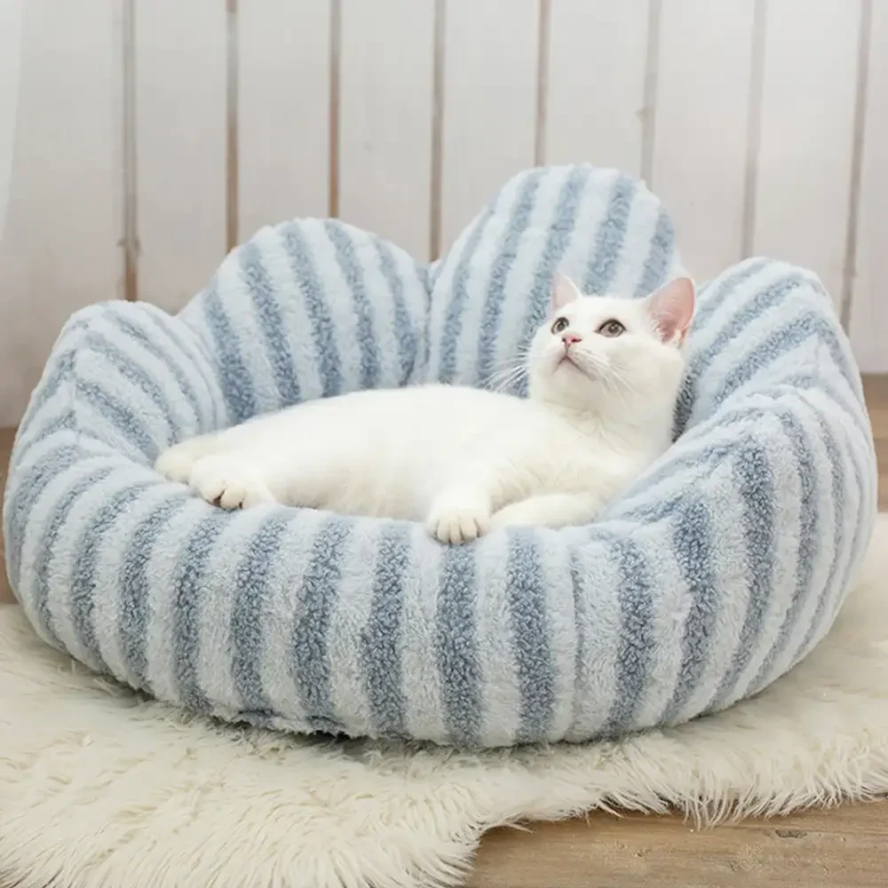 Lit pour animaux en peluche rayé en forme de pétale - Image 8