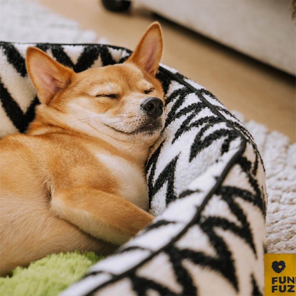 Lit pour chien en peluche à chevrons Retraite en peluche Le câlin chaleureux - Image 2