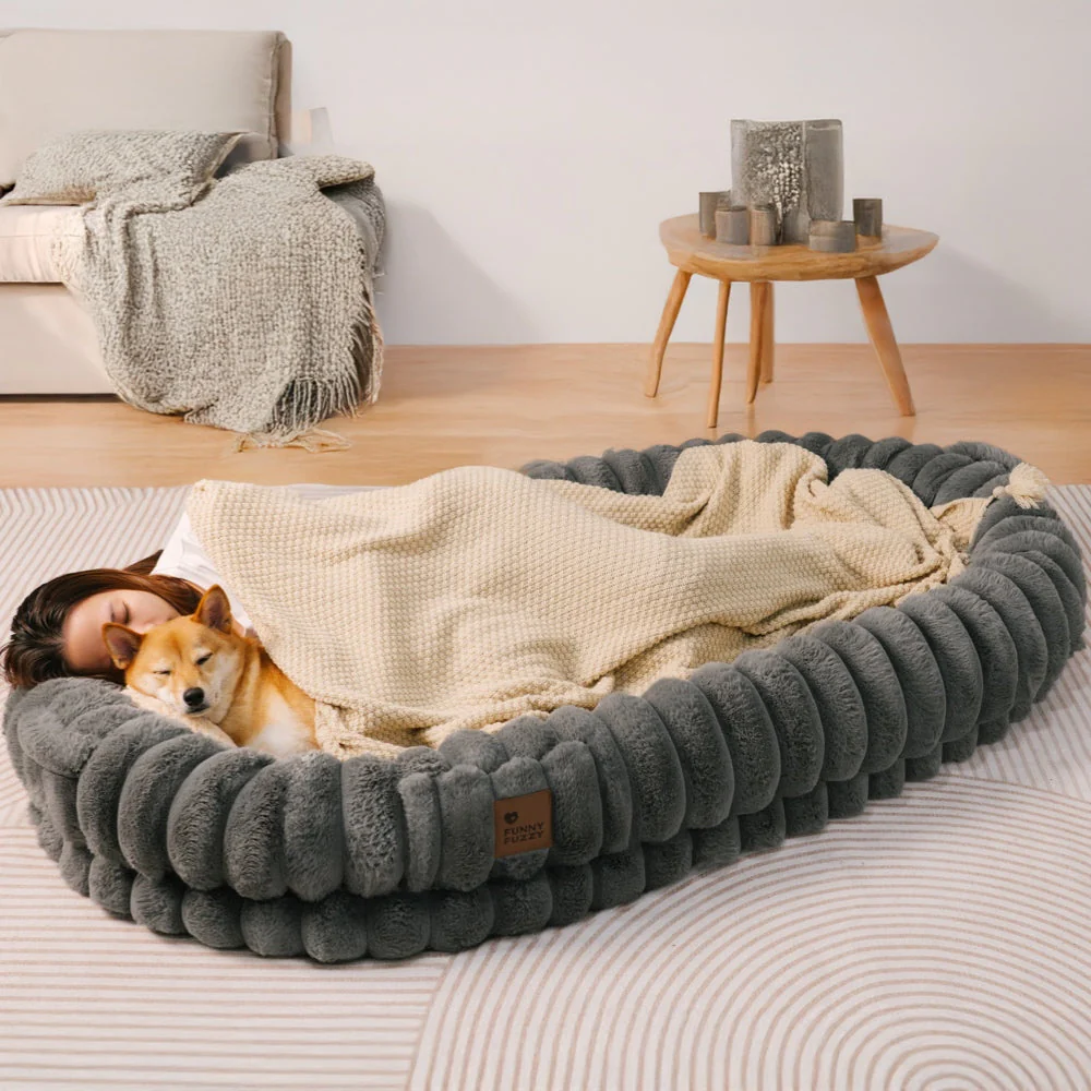 Lit pour chien en peluche géant forme de beignet - Berceau câlin - Image 10