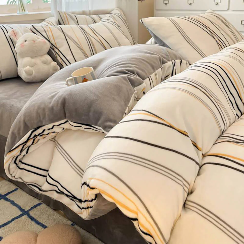 Parure de Draps en Velours Lait avec Protection Chaude et Design Line Art - Image 6