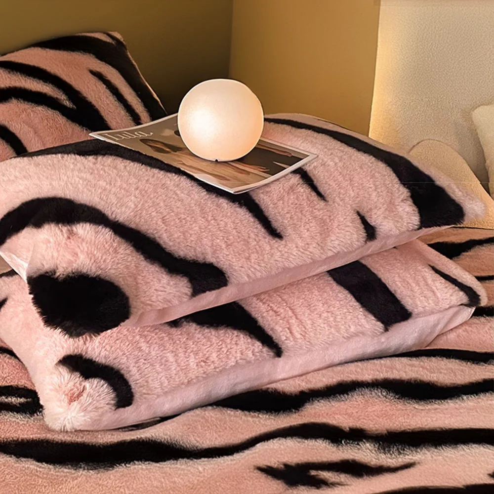 Parure de lit zébré épais en fausse fourrure housse de matelas - Image 5