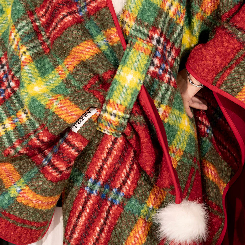 Poncho chaud à carreaux classique pour homme et chien - Compagnons festifs - Image 9