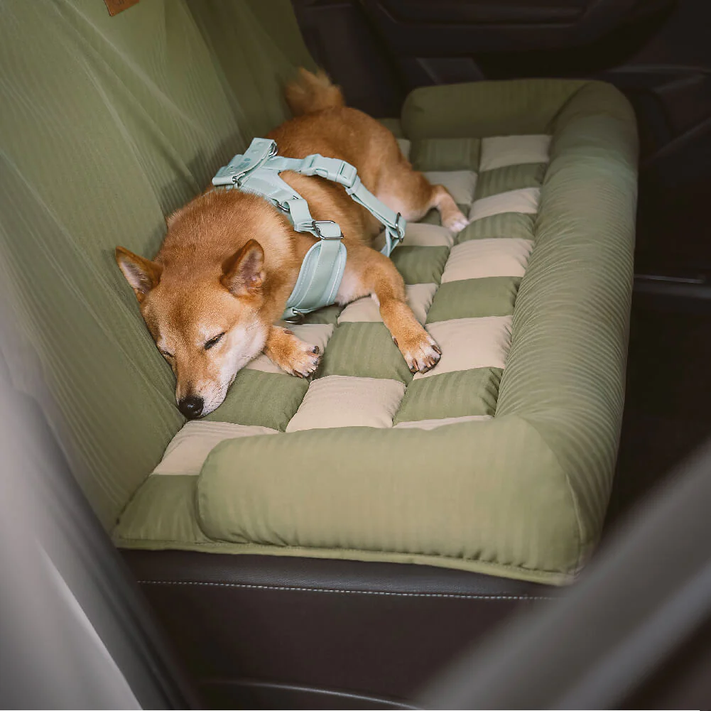 Siège Auto Sécurisé pour Chien Grande Taille avec Repose-Tête - Style Échiquier - Image 9