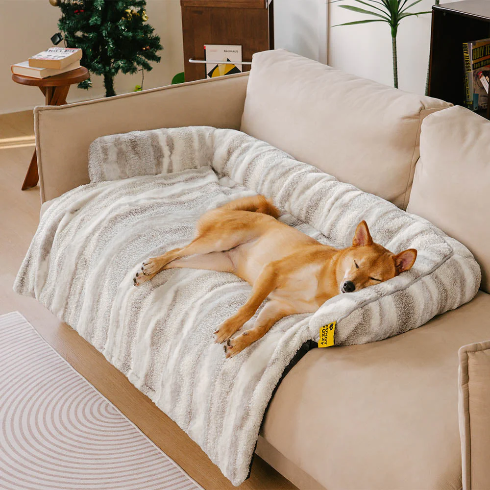 Tapis de protection de canapé en peluche nordique pour chien - PawLounge - Image 7