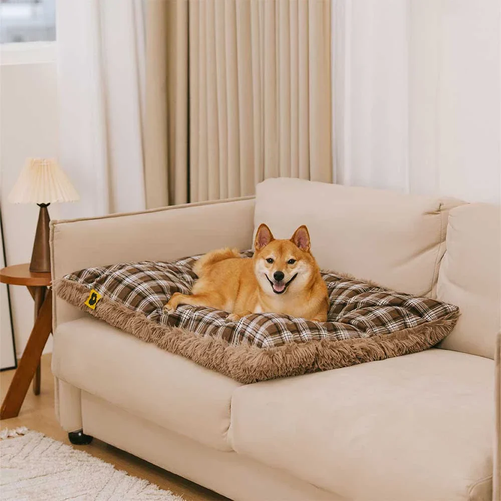 Tapis en peluche réversible à motif carreaux pour chien - Image 10
