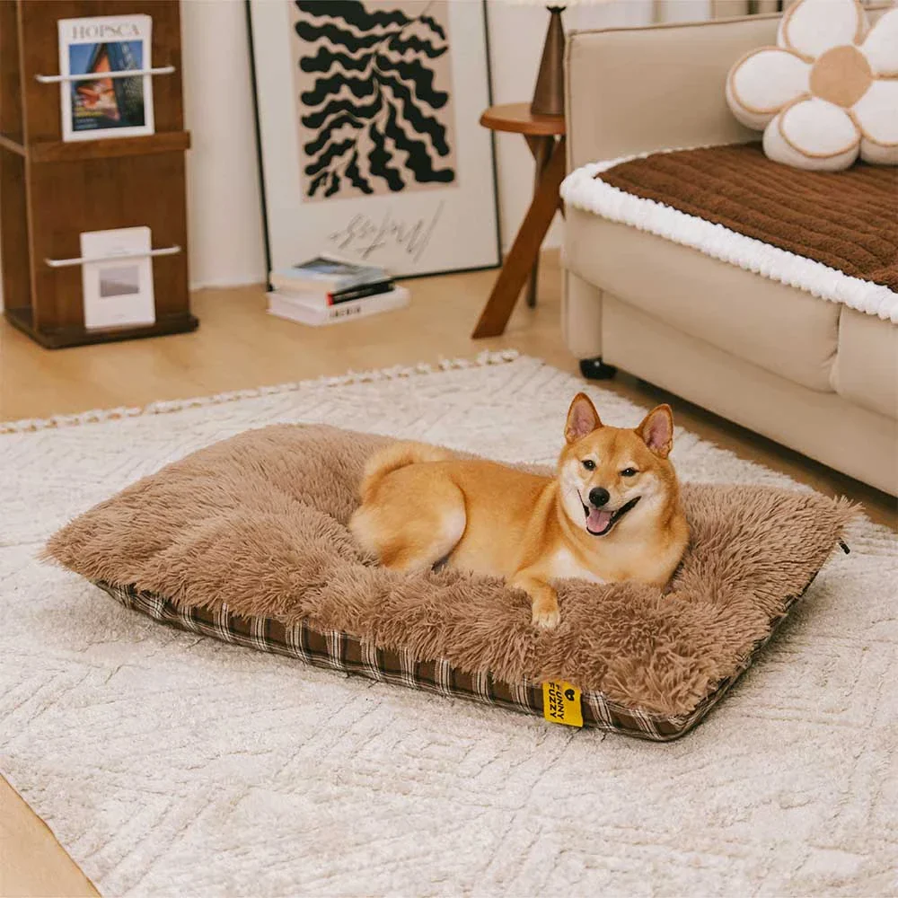 Tapis en peluche réversible à motif carreaux pour chien - Image 2
