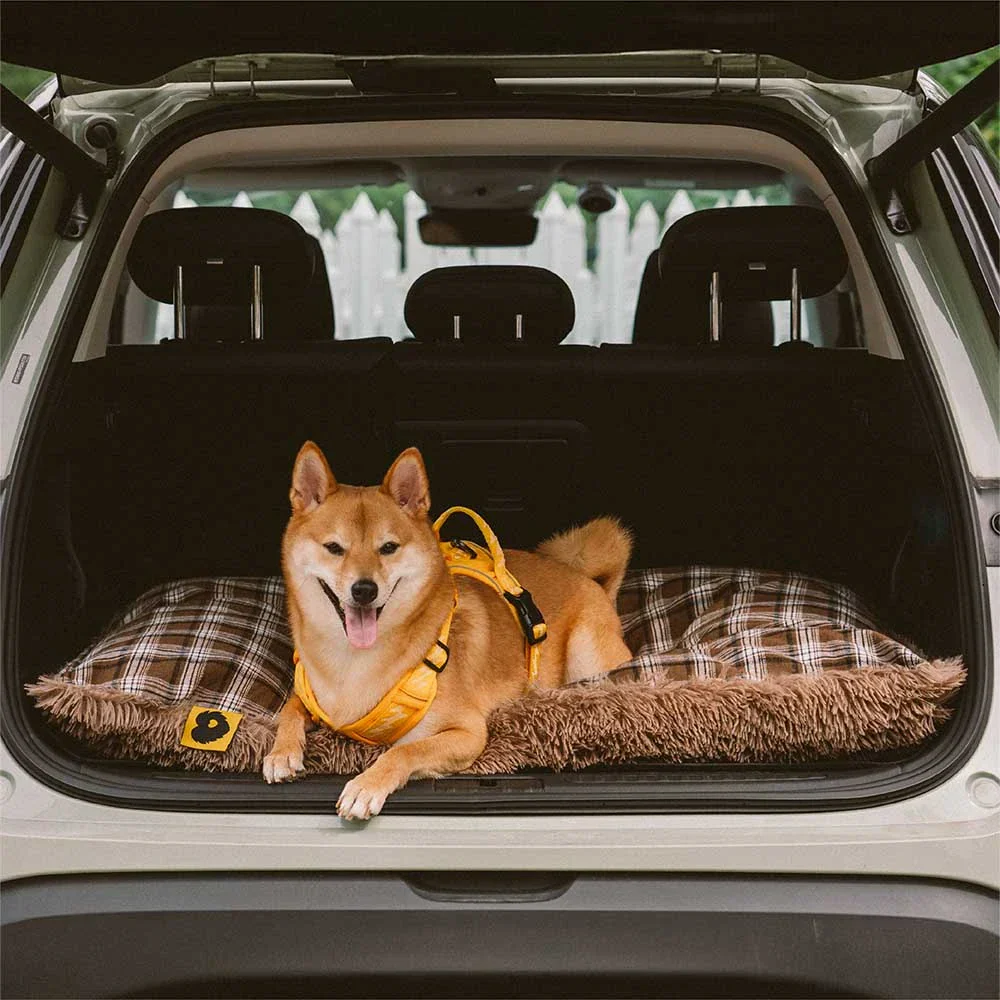 Tapis en peluche réversible à motif carreaux pour chien - Image 9