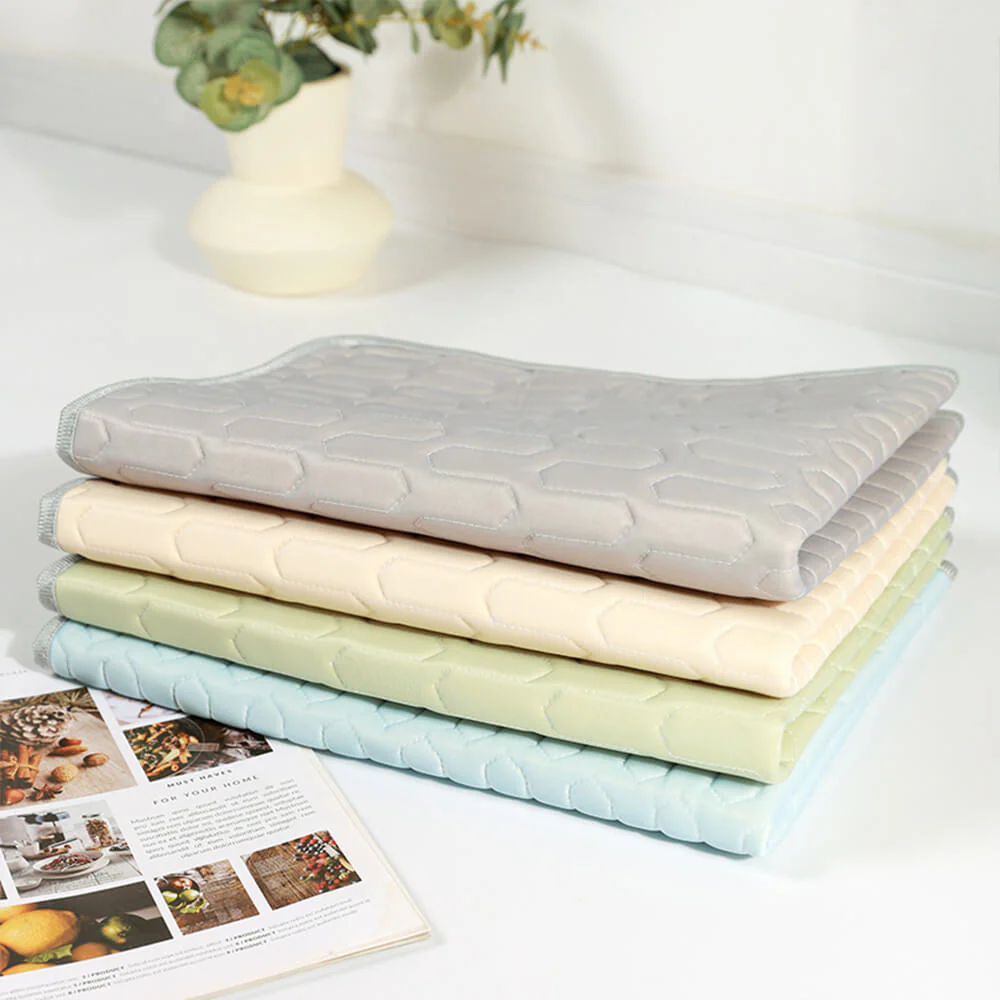 Tapis rafraîchissant lavable antidérapant respirant en soie glacée pour chien et chat - Image 6