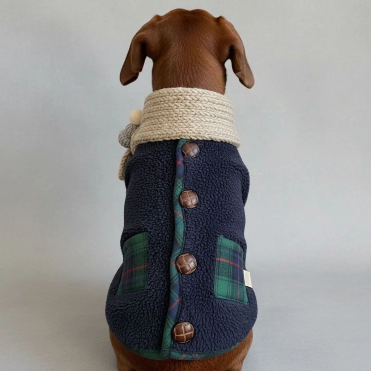 Veste d'hiver à carreaux pour chien avec écharpe festive et confortable pour les fêtes - Image 10